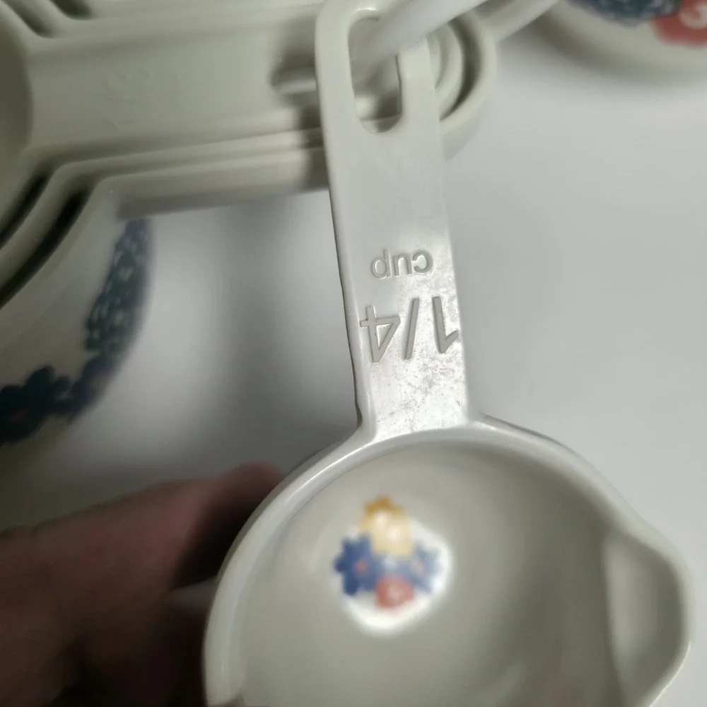 The Pioneer Woman Dazzling Dahlias Melamine Measuring Cups & 2 Cup Bowl Set